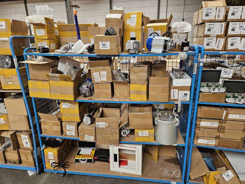 Vari motori elettrici, caldaie, ecc. (55x) NN