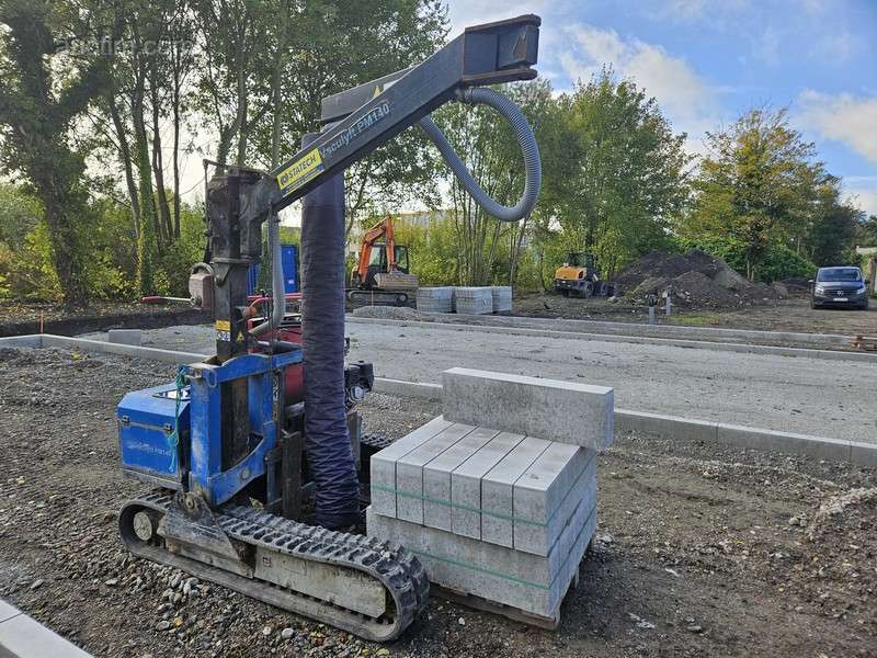 Mobile embroidery machine HDOWA TP2000