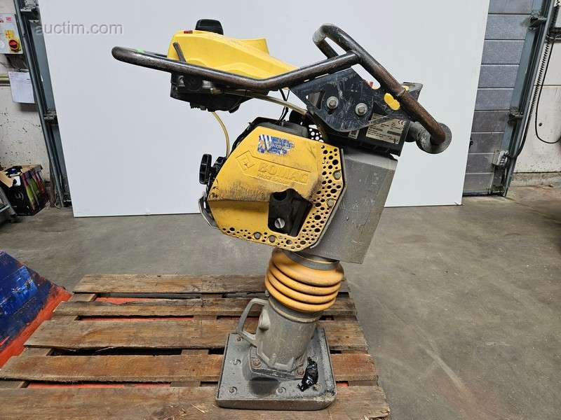 Apisonador vibratorio Bomag BT 65