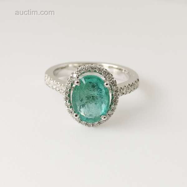 Anello con smeraldi e diamanti