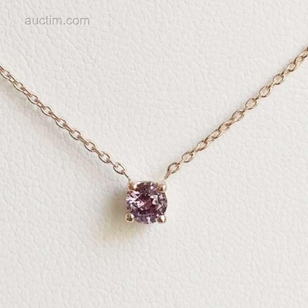 0,33 ct safiirikaulakoru riipuksella