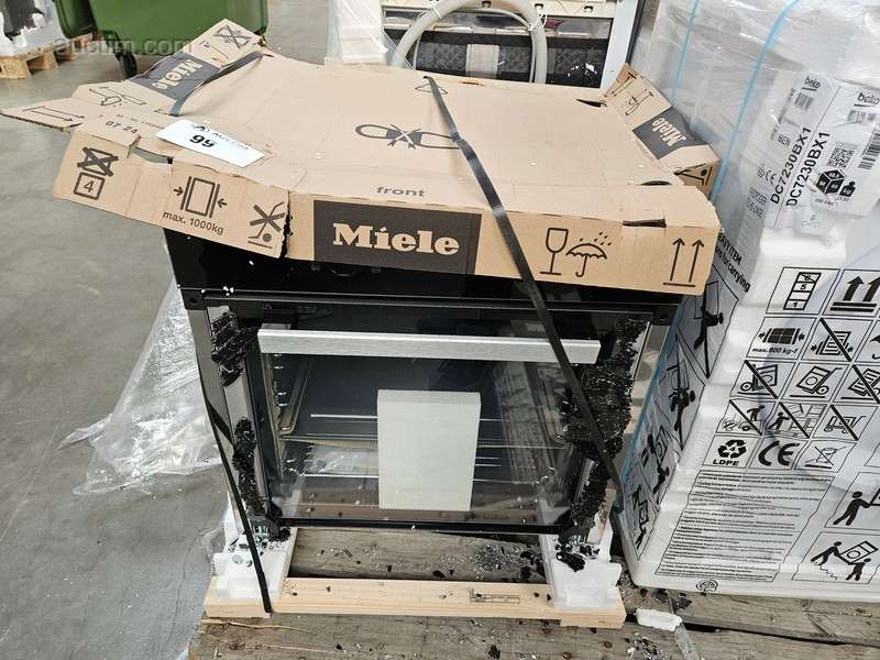 Poškozená trouba Miele H2465B