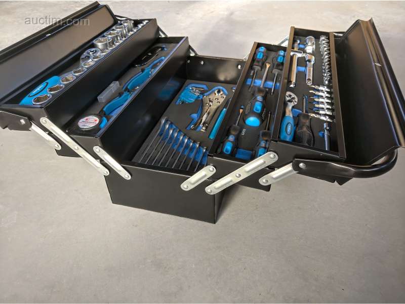 1 Tool box filled professionally, 86 parts...