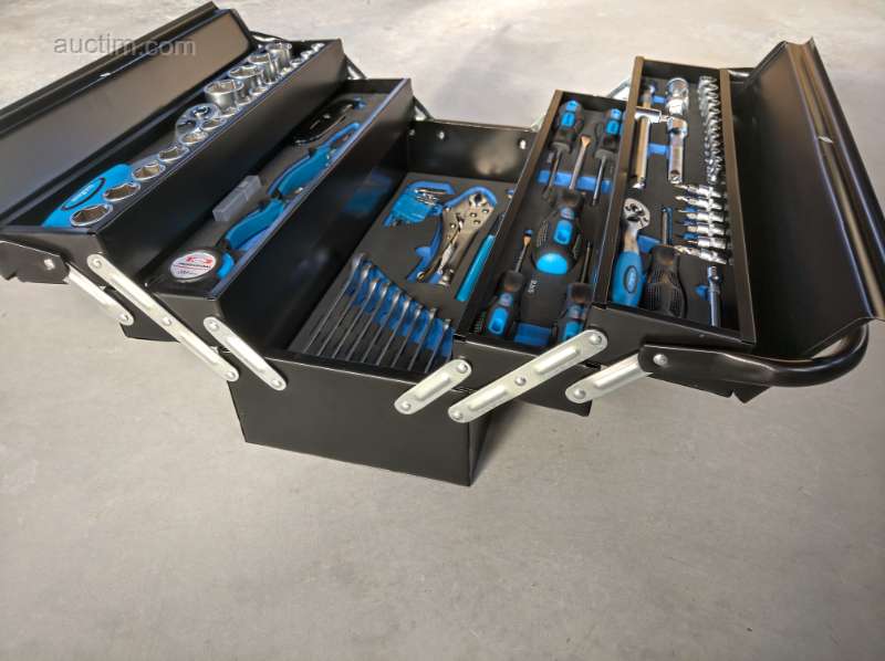 1 Tool box filled professional 86-piece...