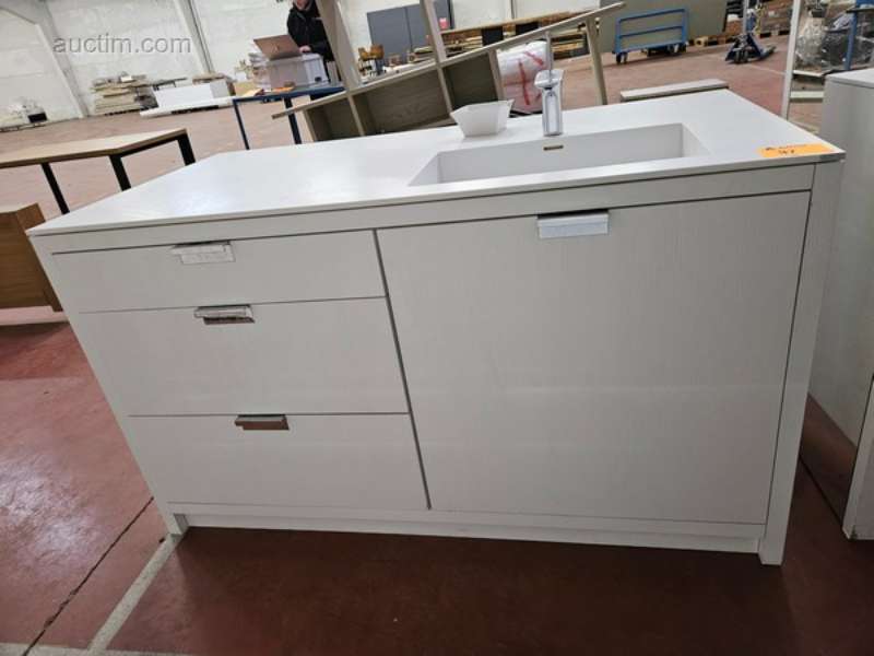 showroom koupelnový nábytek Decota