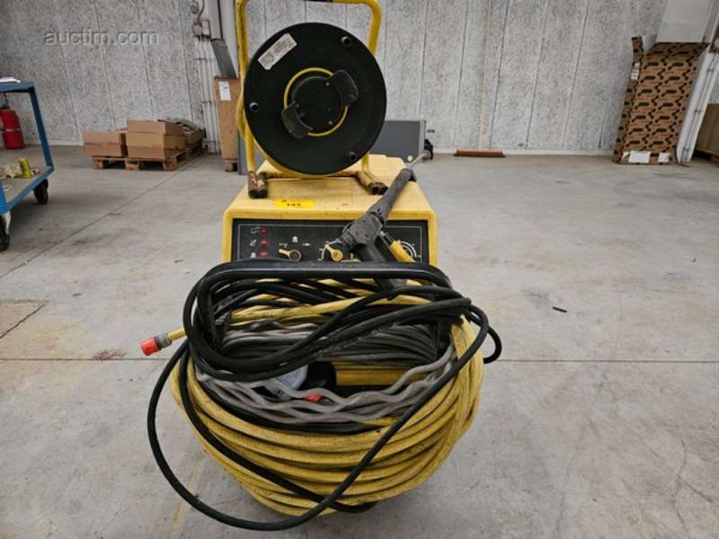 horkovodní vysokotlaký čistič Karcher HDS 890