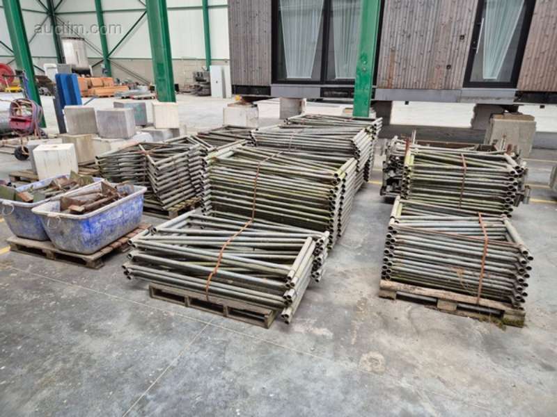parti di scaffalature zincate 485 pezzi