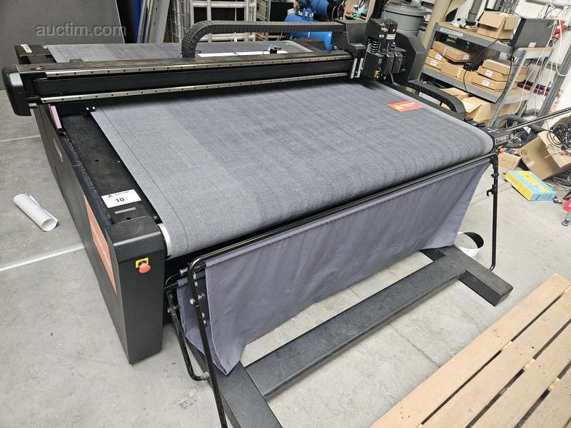 Summa F1612 flatbed cutting plotter