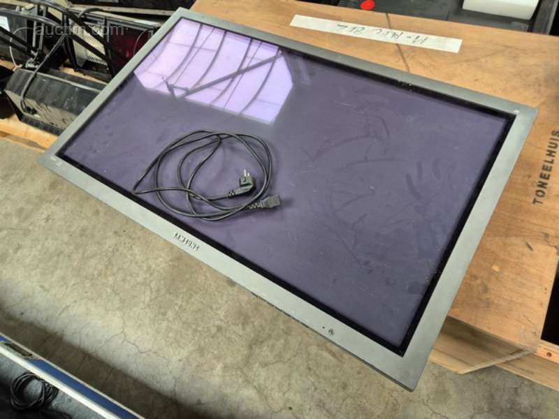 Olika plasmaskärmar (2x) inklusive SAMSUNG...
