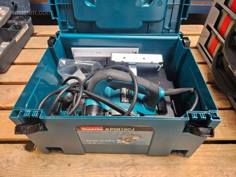 El-høvl Makita KP0810C