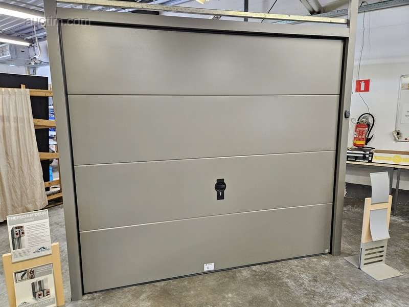 Porte sectionnelle électrique de démonstration L-DOOR