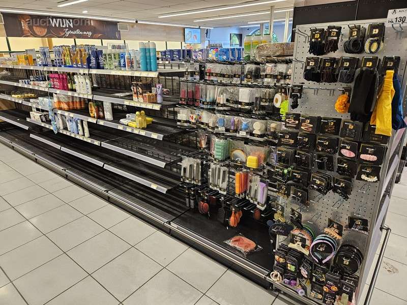 (aproximadamente)Varios productos de limpieza e higiene...