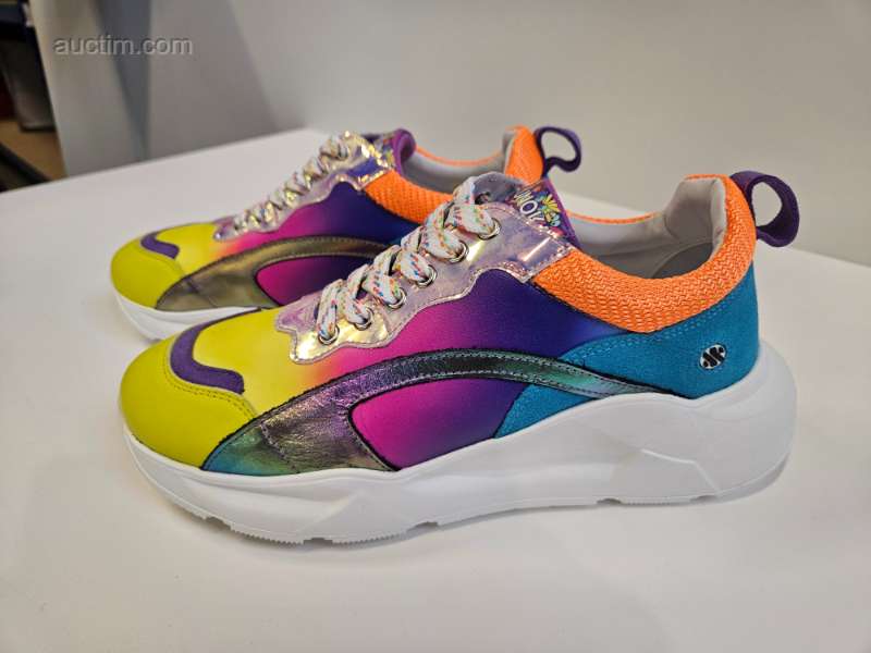 Cordero Illuminating Sneakers 38