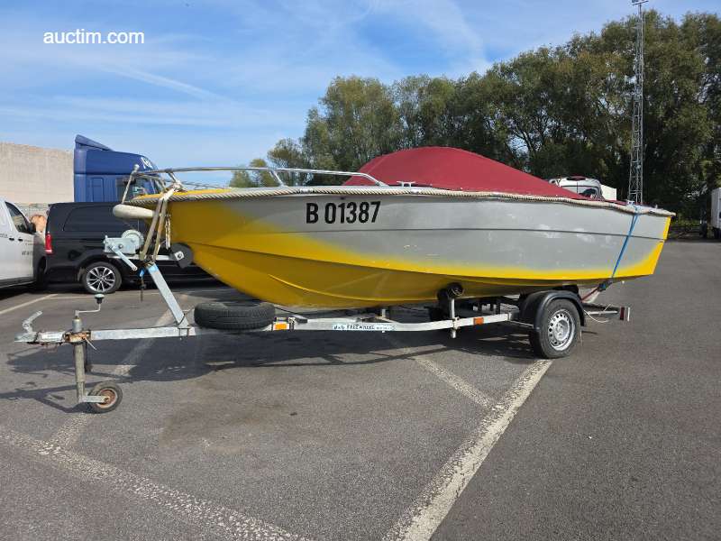 Almarine 1981 485V Including trailer