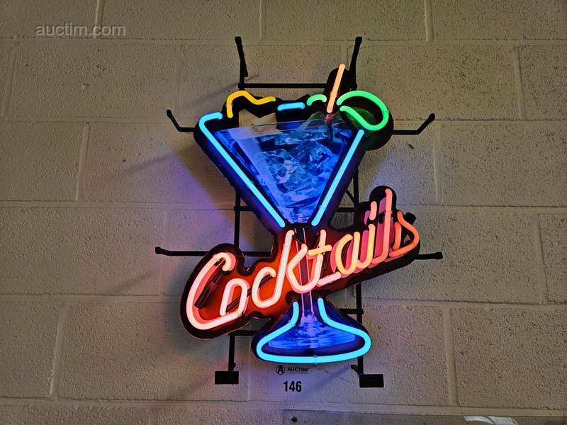 Vintage Neon Sign COCKTAILS