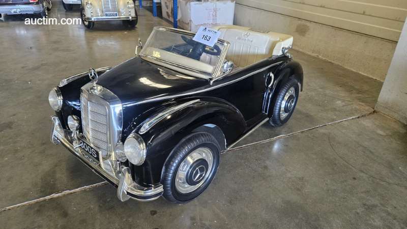 Mercedes 300S electric children's car