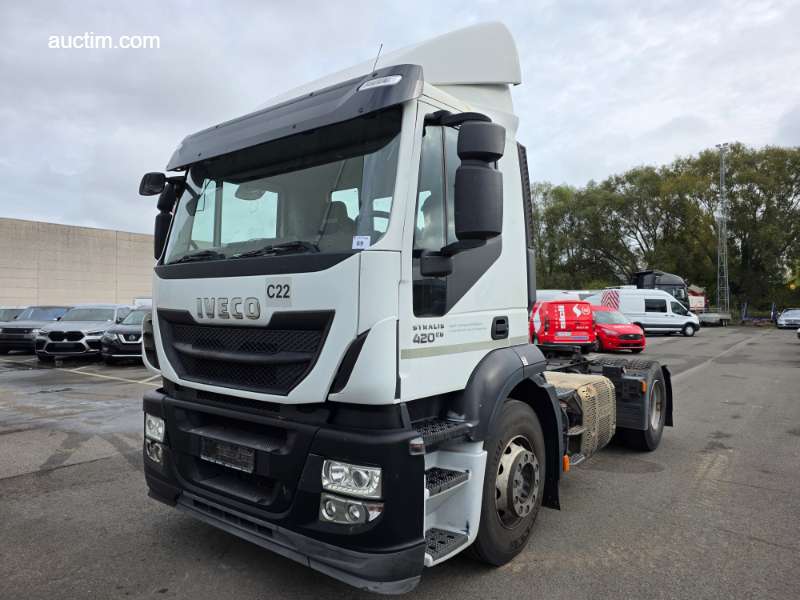 Iveco Stralis 420 Standard tractor 2014