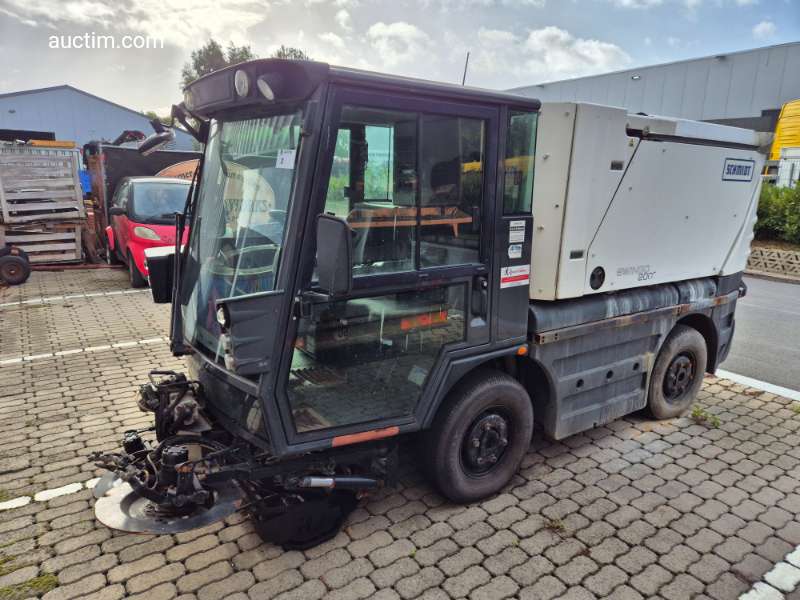 Sweeper Schmidt Swingo 200+, compact sweeper