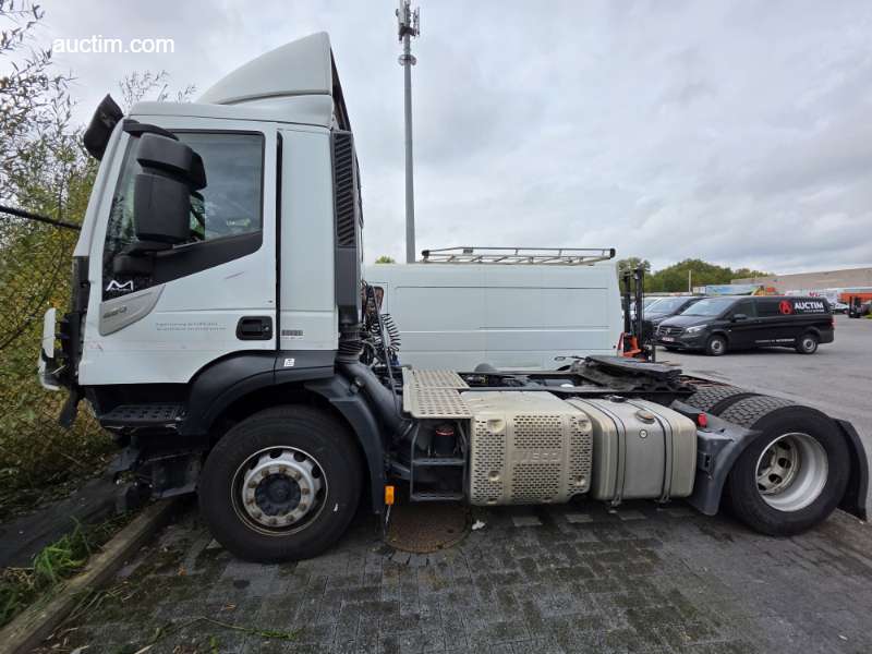 Iveco Stralis 420 Standard tractor 2014