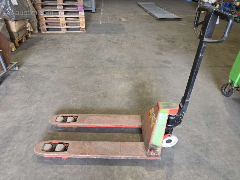 Manual pallet truck BT L 23 / 10