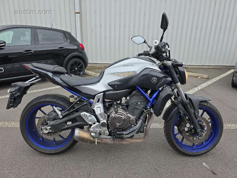 YAMAHA MT 07 2015