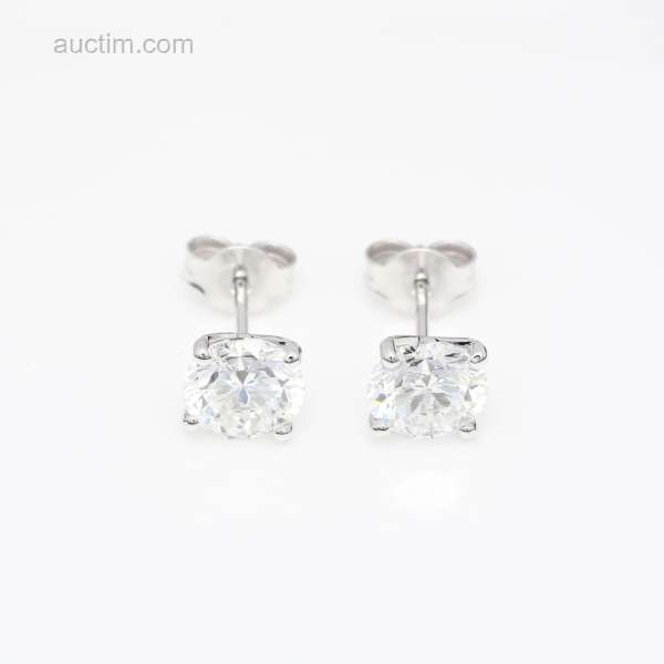 Náušnice s labgrown diamanty (2x1,50 ct) Prsten...