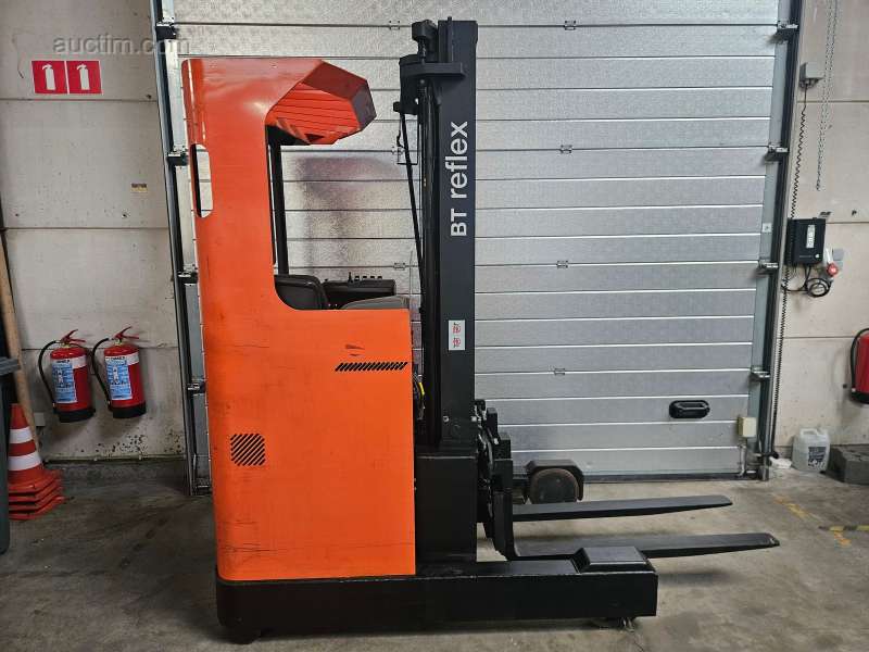 Carrello elevatore elettrico retrattile Toyota RRE140MC