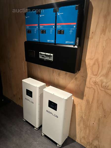 1x ESS 24kVa 3 fáze - 19,2kW výkon měniče...