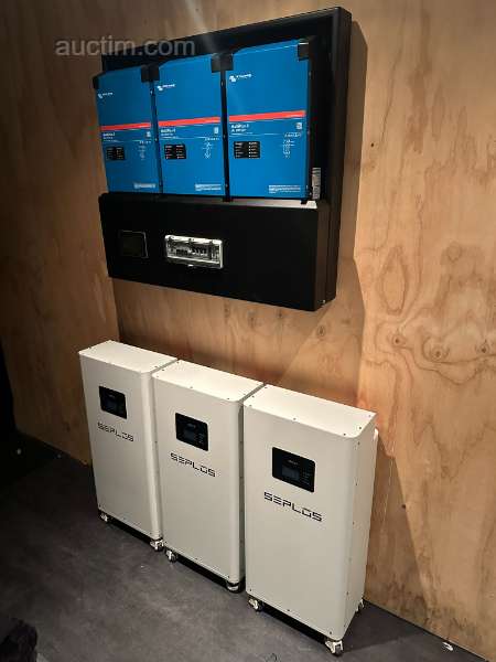 1x ESS 24kVa 3 fáze - 19,2kW výkon měniče...