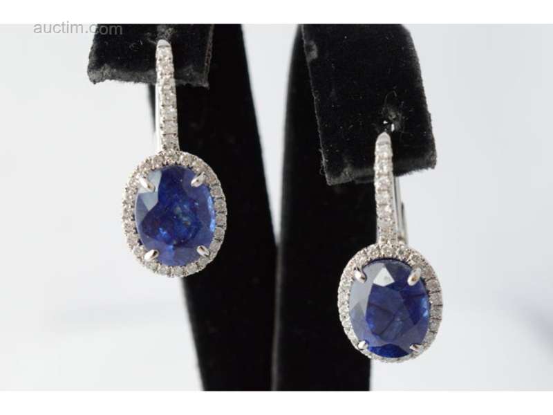 Cercei cu safir din aur alb 4.335,00 €