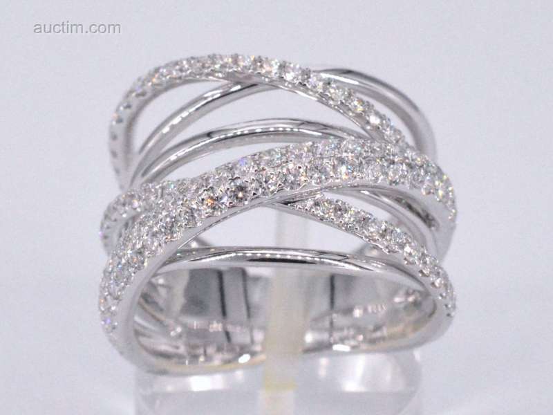 Inel cu design din aur alb cu diamante 9.240,00 €