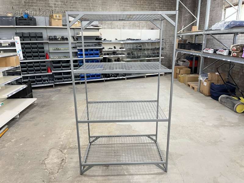 Fritstående metal butiksreol