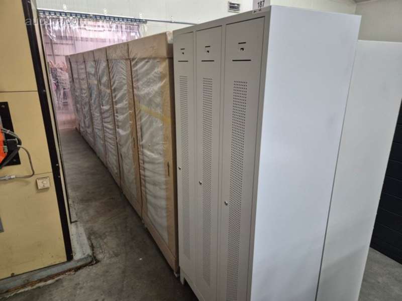 Armadietti metallici (8x)