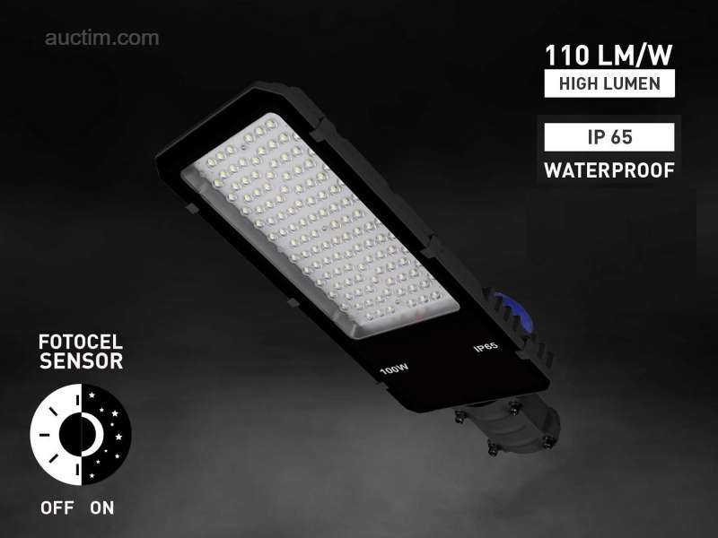 4 x 100W PRO Street lighting with photocell sensor...