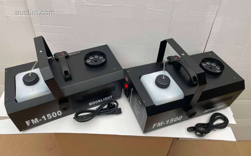 1x Set of 2x LED fogjet smoke machines