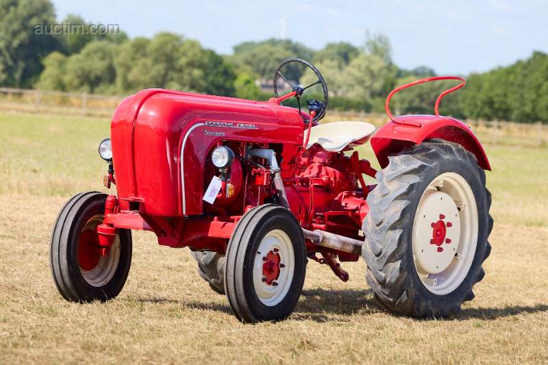 Oldtimer tractor Porsche Diesel Standard 218 1959