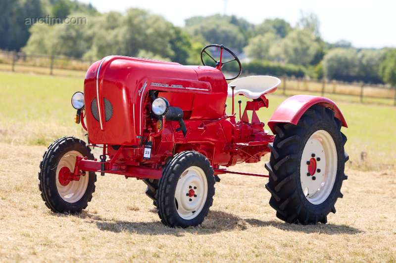 Oldtimer tractor Porsche Diesel Junior 108 1961