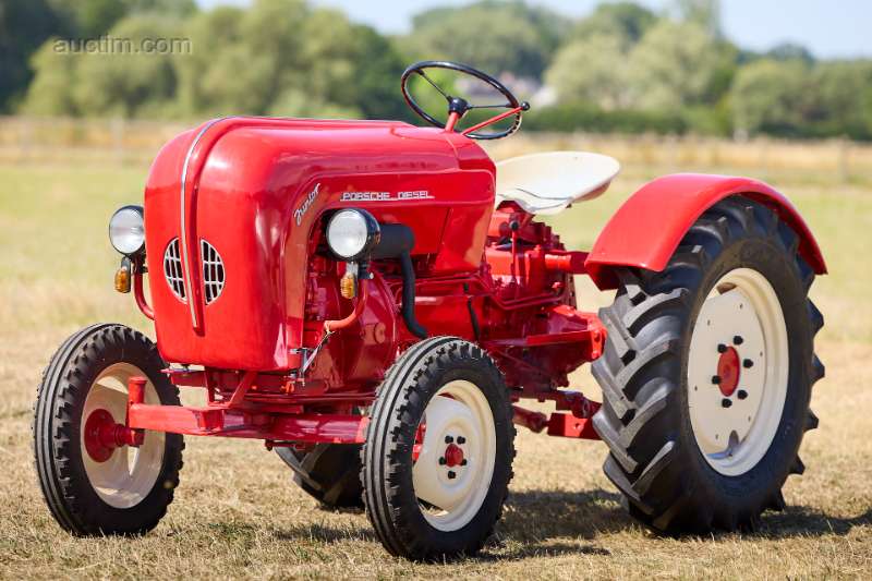 Oldtimer tractor Porsche Diesel Junior 108 circa...