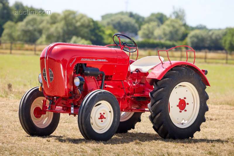 Oldtimer tractor Porsche Diesel Junior 108 1959