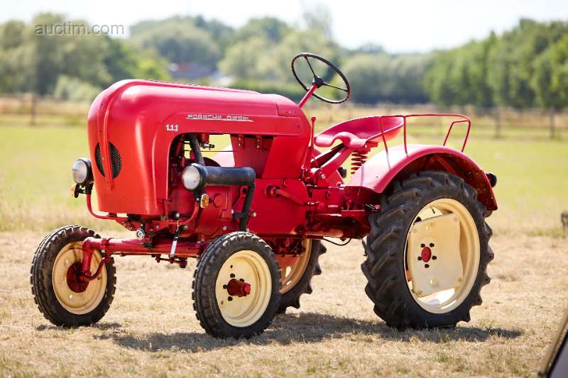 Oldtimer tractor Porsche Diesel Junior 111 1957