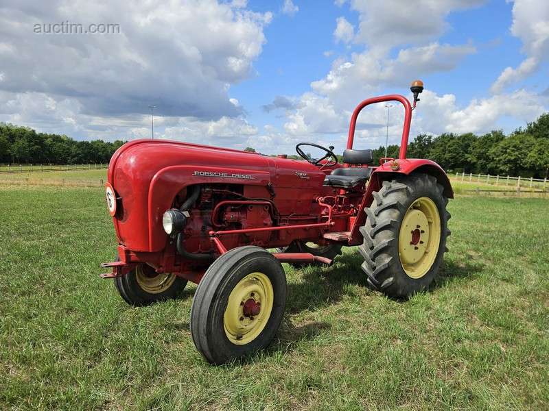 Oldtimer tractor Porsche Diesel 329 Super Export...