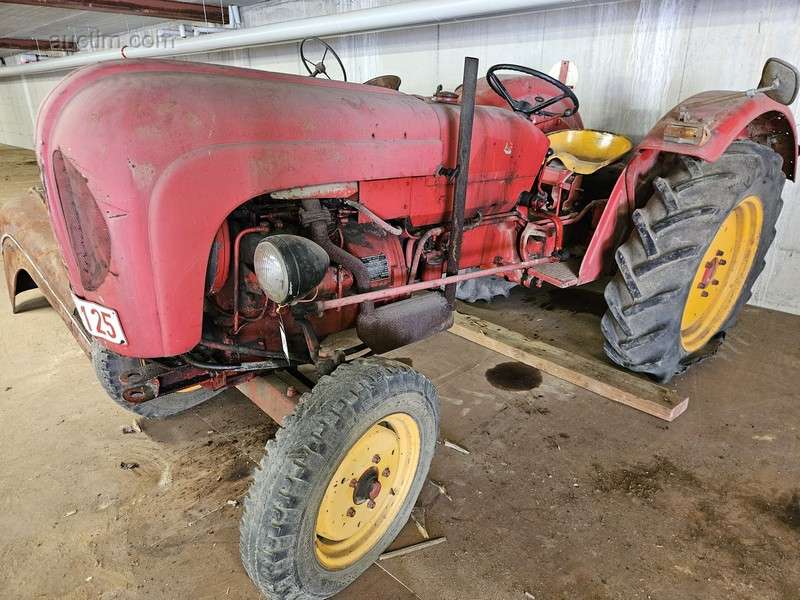 Oldtimer tractor Porsche Diesel 219 Standard Star...