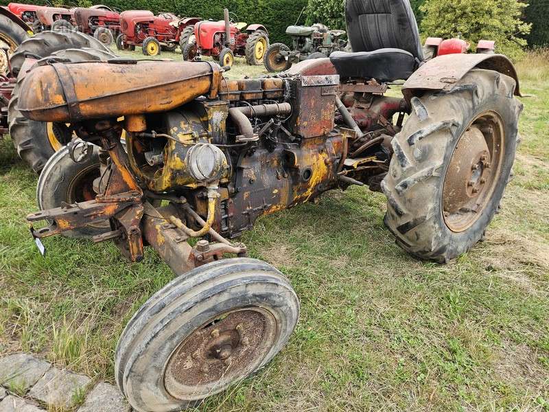 Tracteur ancien Porsche Diesel Super /