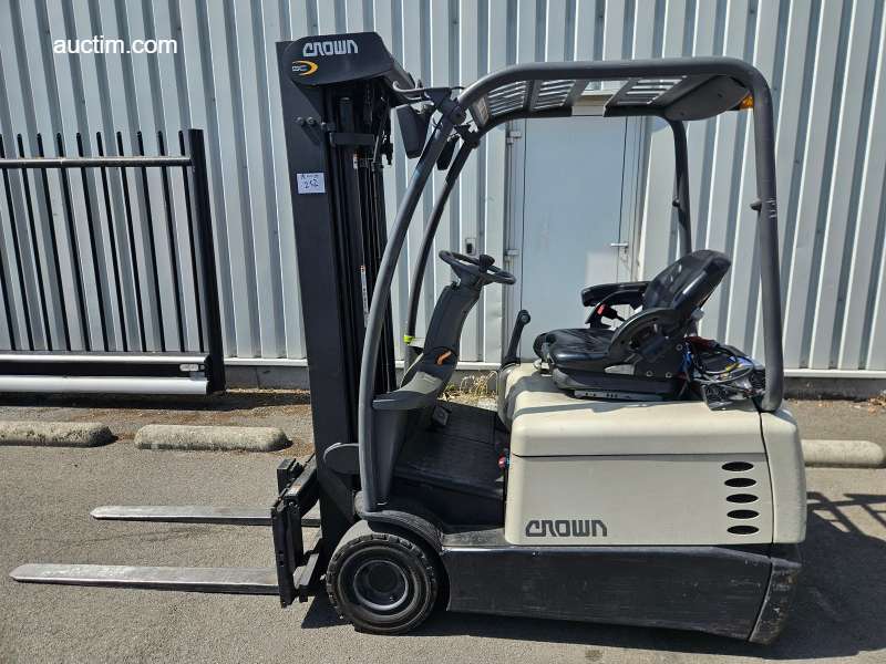Crown SC 4200 Forklift unknown